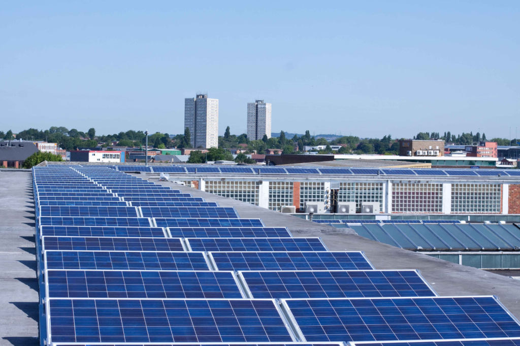 Maximize Your Business’s Energy Efficiency with Grid Electrics Group’s Commercial Solar Solutions